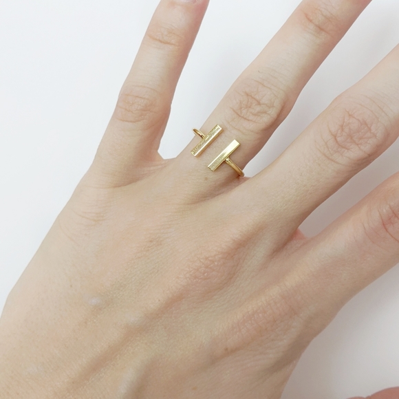 Double Bar Gold Ring - Picture 6 of 6